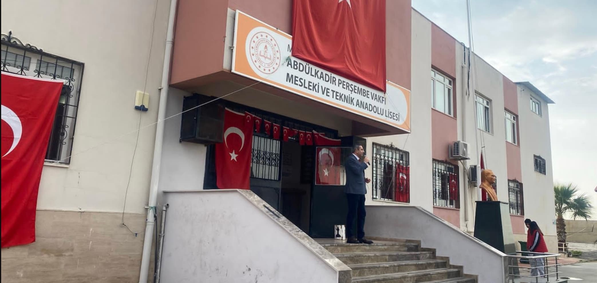 Abdülkadir Perşembe Vakfı Mesleki ve Teknik Anadolu Lisesi