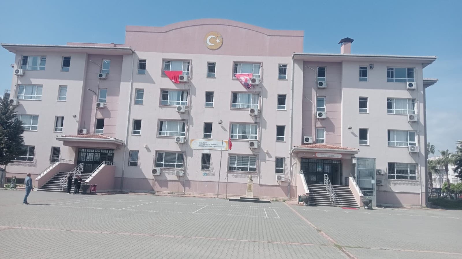 Akdeniz Borsa İstanbul Mesleki ve Teknik Anadolu Lisesi