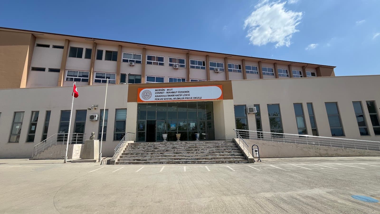 Cennet-Mahmut Özdemir Anadolu İmam Hatip Lisesi