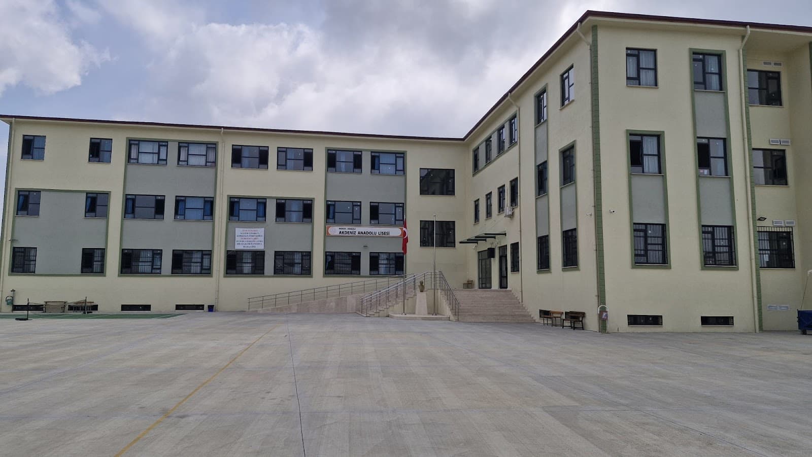 Erdemli Akdeniz Anadolu Lisesi