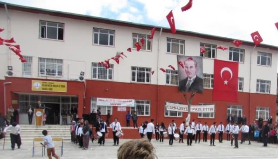 Gülnar Hatun Kız Mesleki ve Teknik Anadolu Lisesi