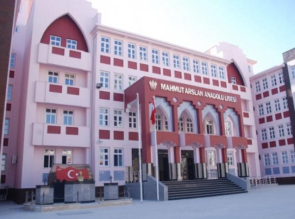 Mahmut Arslan Anadolu Lisesi