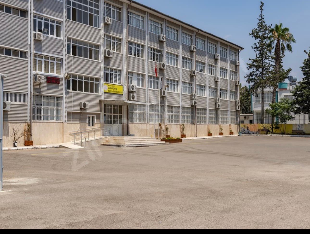 Sabiha Çiftçi Kız Mesleki ve Teknik Anadolu Lisesi