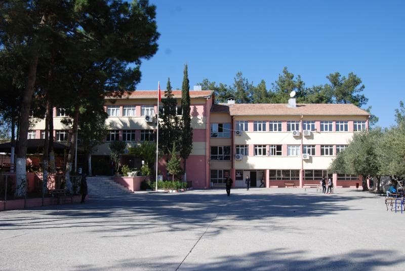 Şehit Emin Çelik Anadolu Lisesi