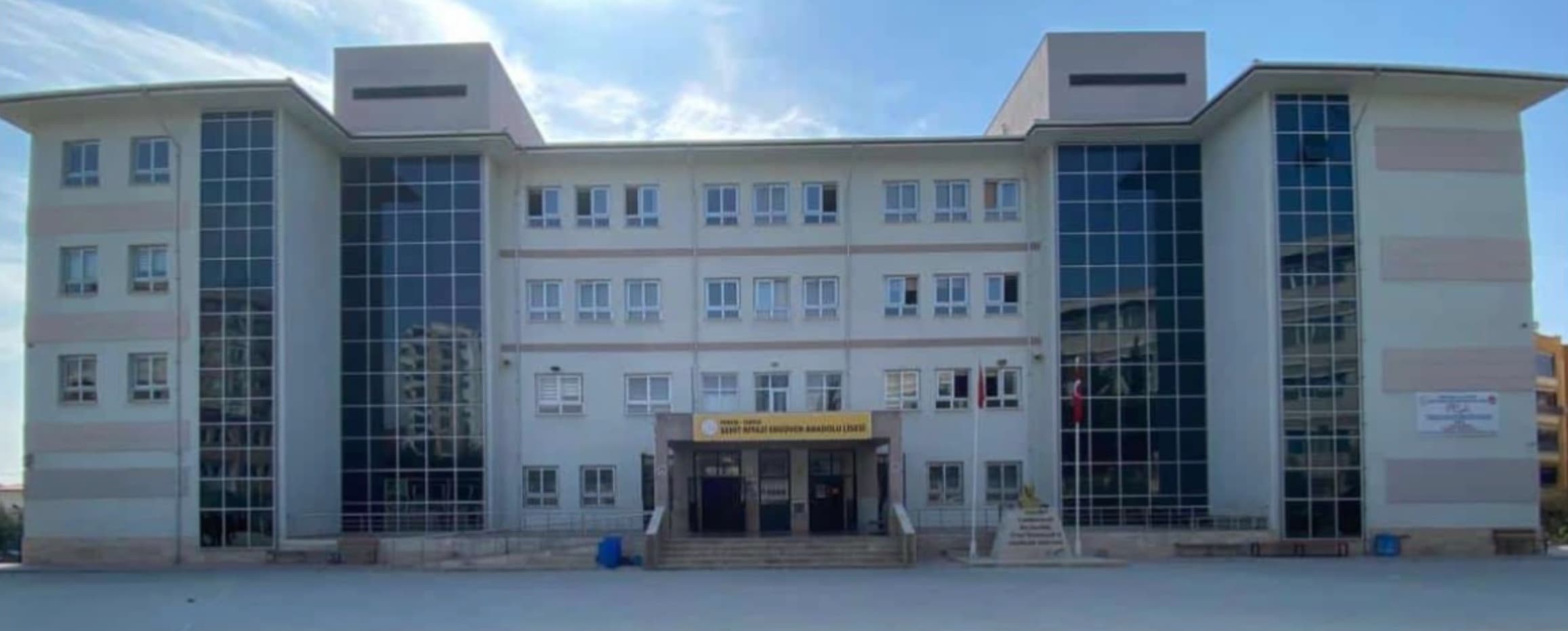 Şehit Niyazi Ergüven Anadolu Lisesi