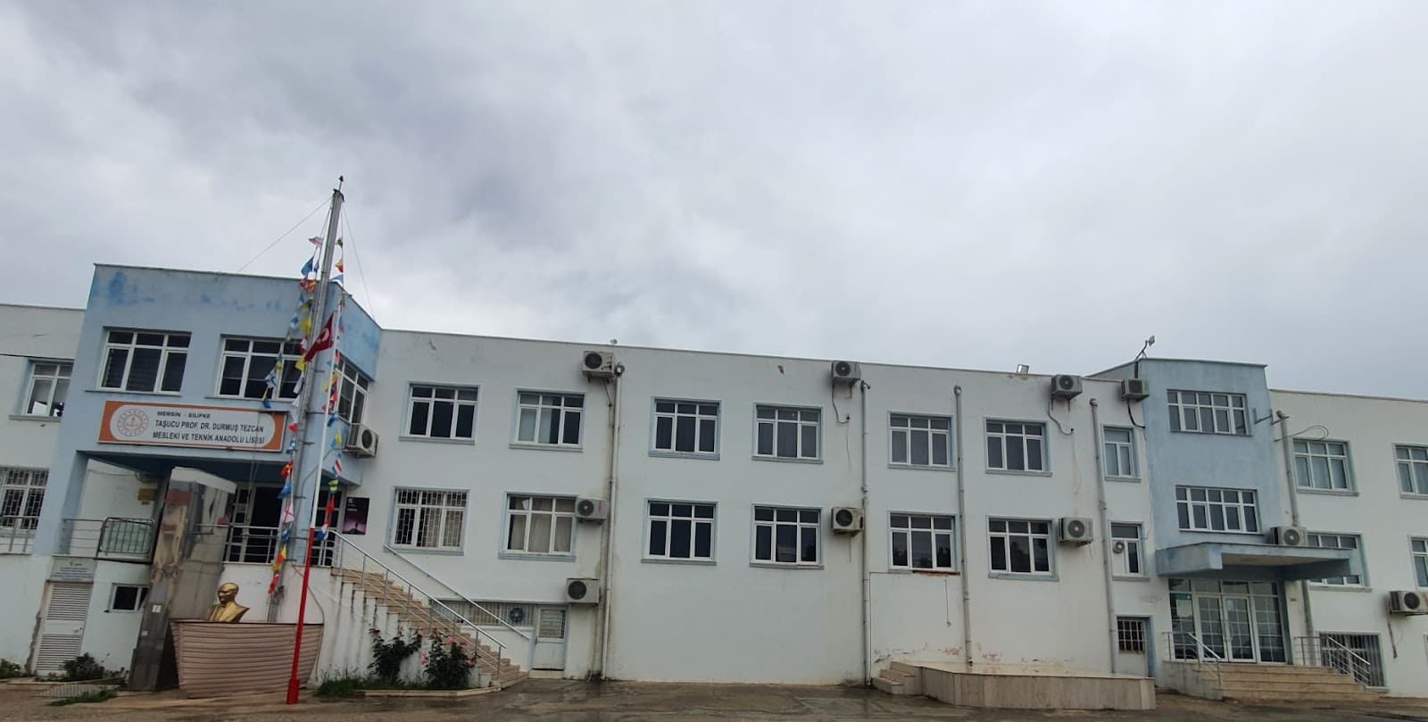 Taşucu Prof. Dr. Durmuş Tezcan Denizcilik Mesleki ve Teknik Anadolu Lisesi