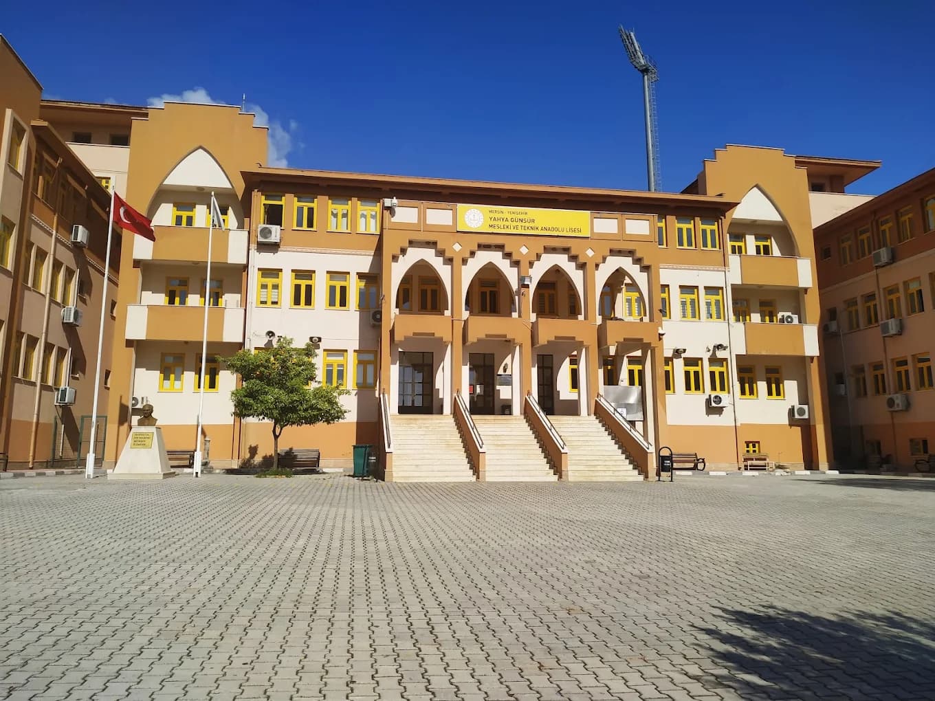 Yahya Günsür Mesleki ve Teknik Anadolu Lisesi